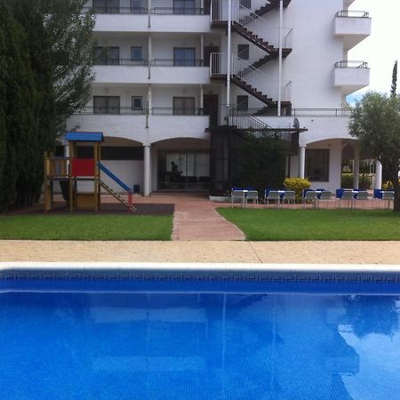 Bay Hotel Roses Bagian luar foto