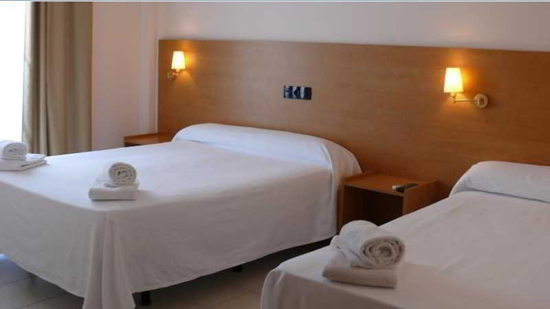 Bay Hotel Roses Bagian luar foto