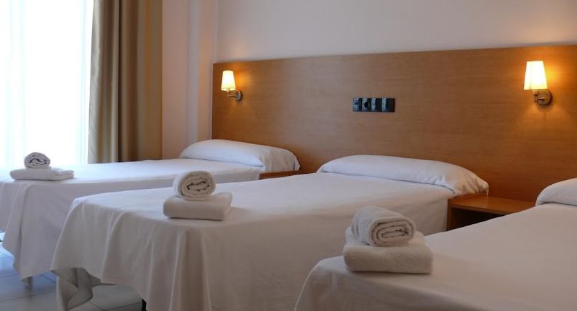 Bay Hotel Roses Bagian luar foto