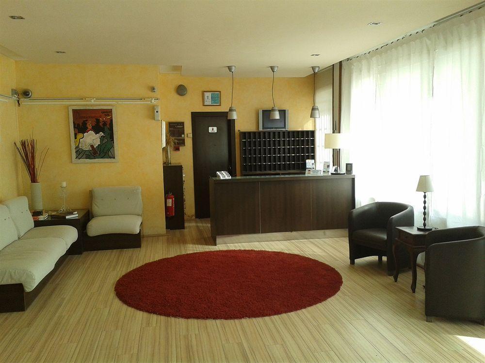 Bay Hotel Roses Bagian luar foto