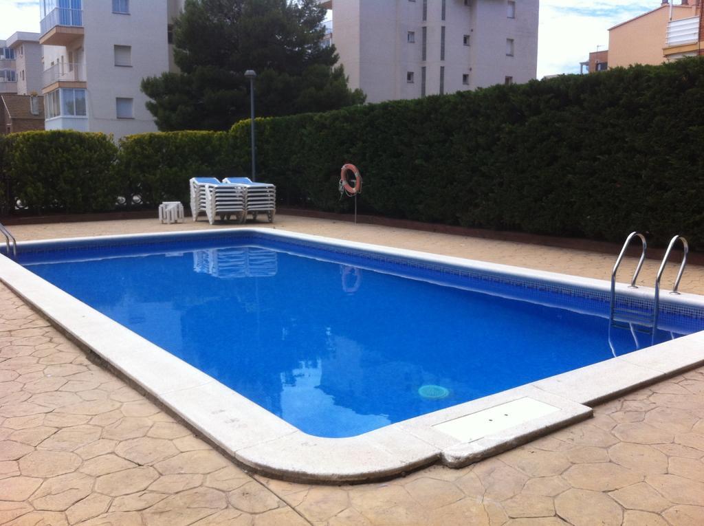 Bay Hotel Roses Bagian luar foto