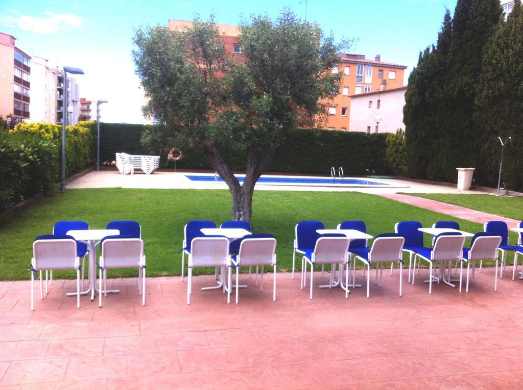 Bay Hotel Roses Bagian luar foto