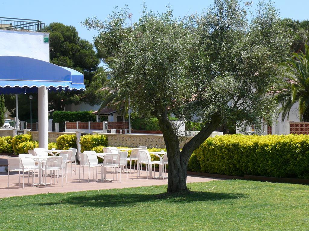 Bay Hotel Roses Bagian luar foto